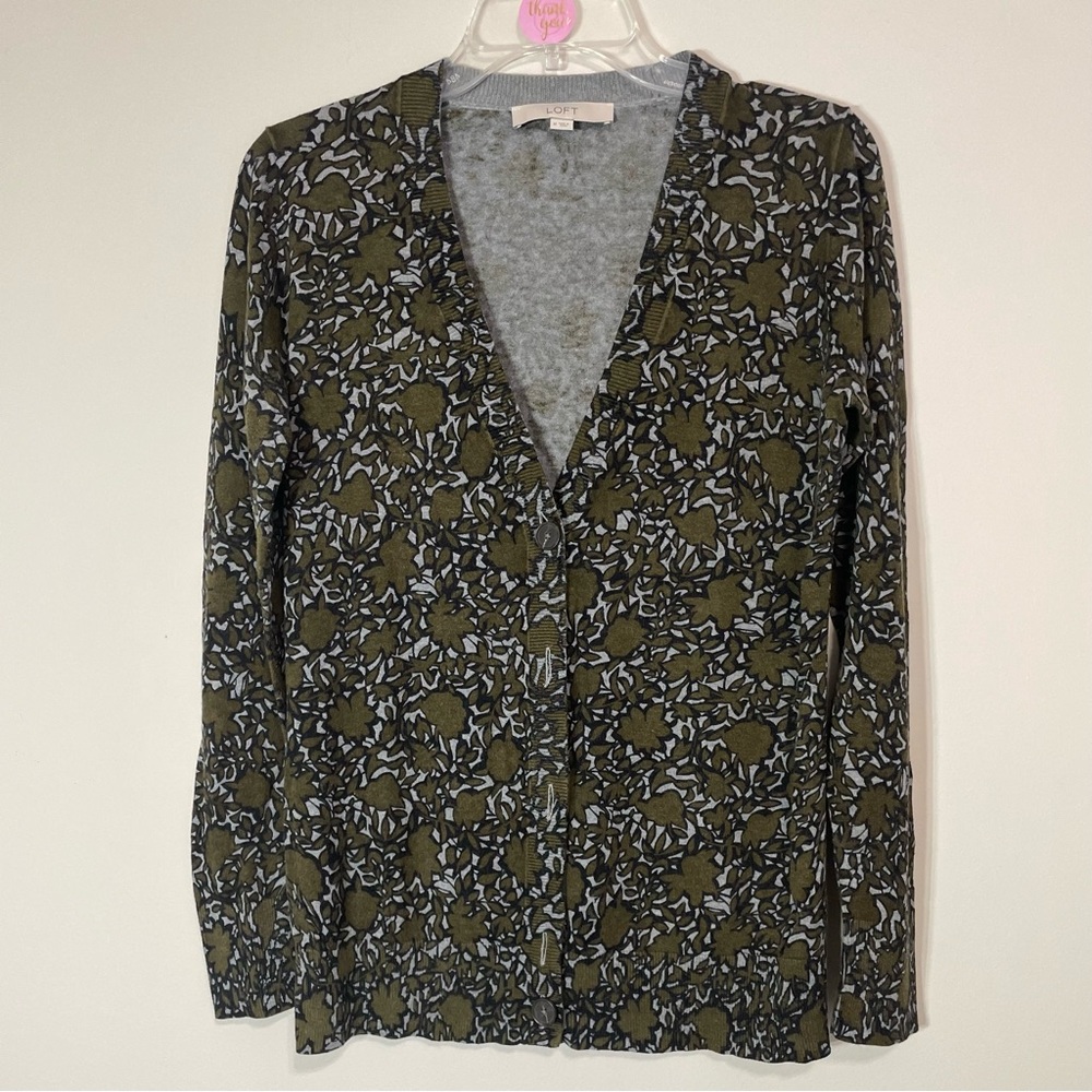 LOFT Green and Brown Knit V Neck Sweater ~ Size Medium ~ Women’s Office wear